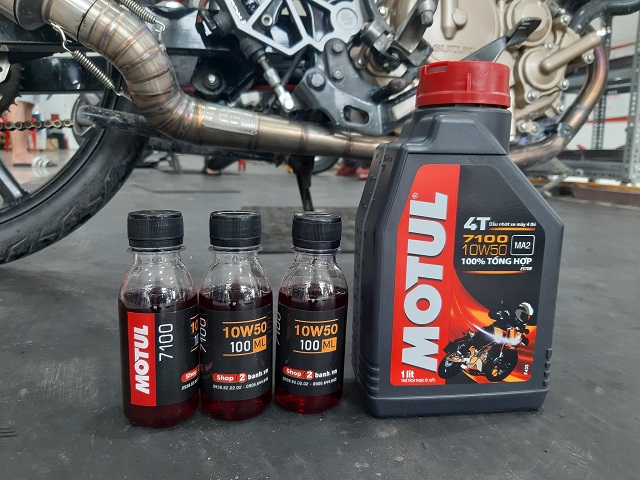 Nhớt chiết lẻ motul 7100 10w50 100ml - 1