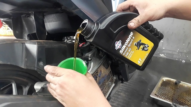 Tổng hợp dầu nhớt giảm hao xăng cho xe tay ga vario - 4
