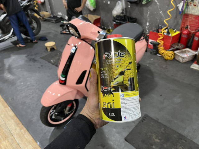 Vespa sprint thay nhớt eni i-ride scooter 5w40 có tốt không - 2
