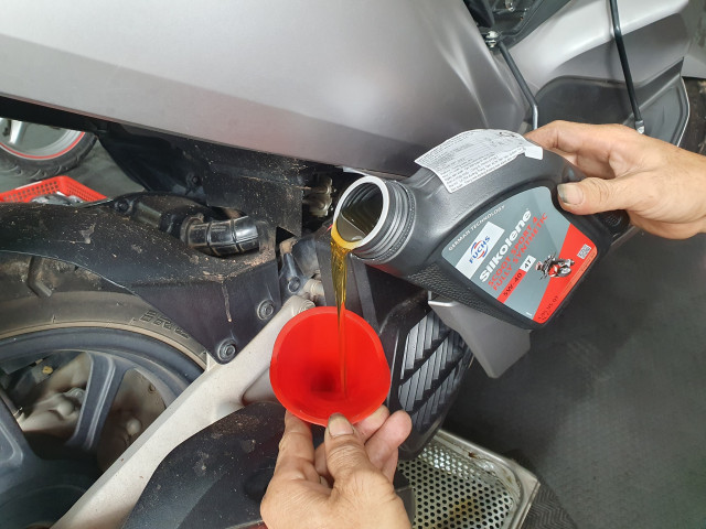 Cuối năm thay nhớt gì tốt cho pcx để chuẩn bị về quê đón tết - 7