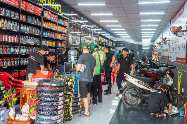 Xe tay ga sym priti chạy roda thì thay nhớt như thế nào - 6