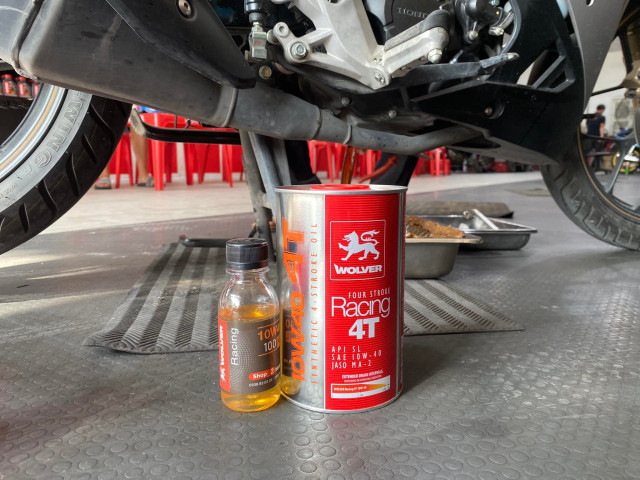 Dung tích nhớt xe yamaha r15 bao nhiêu nên thay loại nào tốt - 11