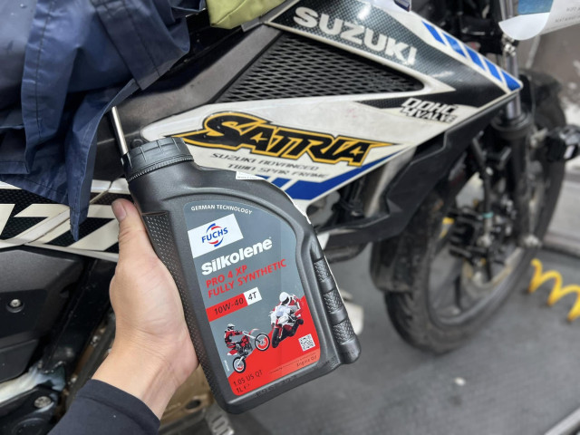 Dung tích nhớt xe suzuki satria bao nhiêu nên thay loại nào tốt - 10