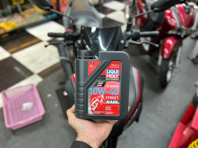 Dung tích nhớt xe suzuki satria bao nhiêu nên thay loại nào tốt - 8