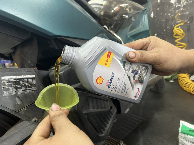 Nhớt shell advance city scooter 5w30 thay cho xe airblade có tốt không - 2