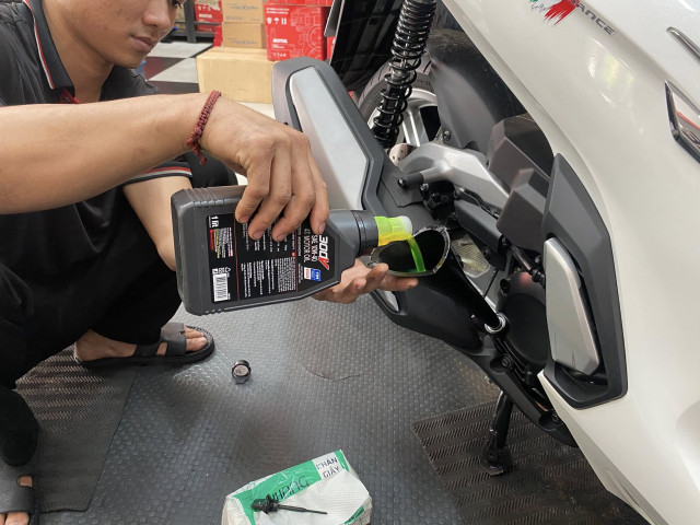 Honda sh350i thay nhớt motul 300v có được không - 3