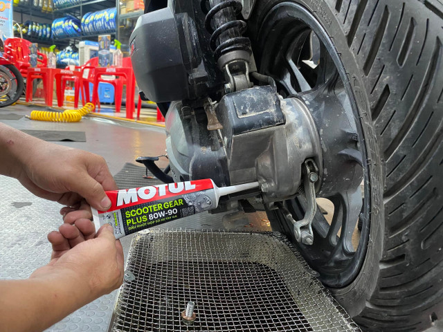 Motul scooter gear plus - 2