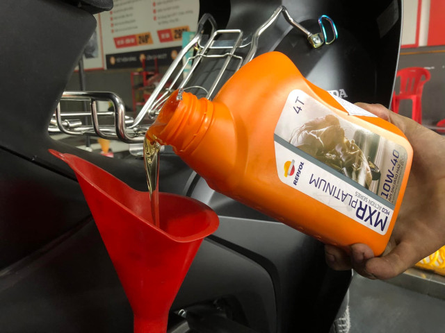 Repsol mxr platium 10w40 08l - 2