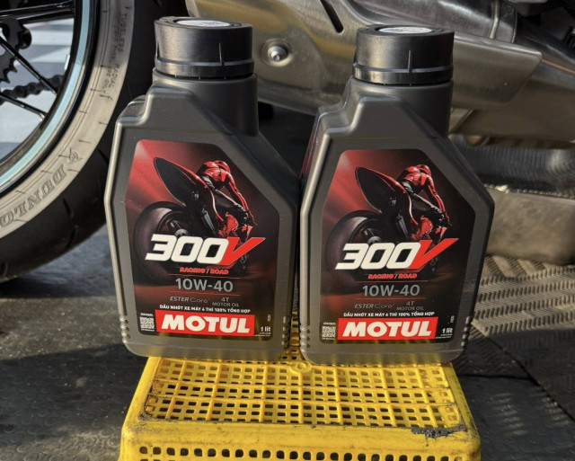 Z650rs thay nhớt motul 300v racing road giá bao nhiêu tiền - 2