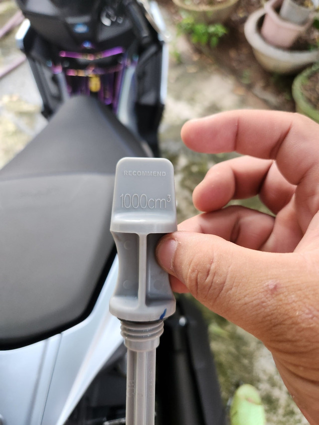 Dung tích nhớt xe nvx 155 là bao nhiêu - 2