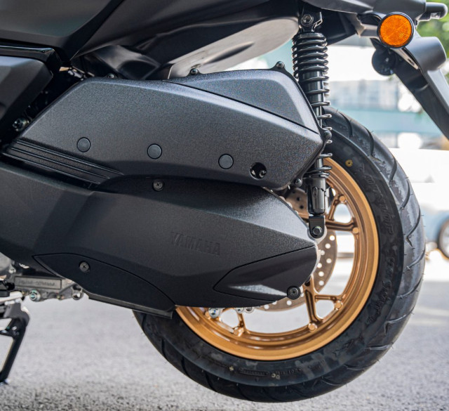 Dung tích nhớt xe yamaha xmax 300 bao nhiêu lít - 2