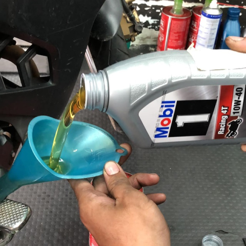 Mobil 1 Racing 4T 10W40 1L